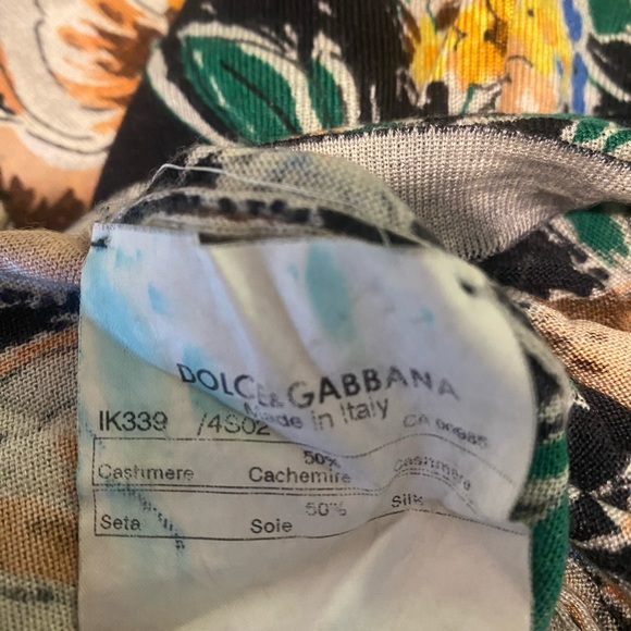 Dolce & Gabbana silk and cashmere v neck sweater - Picture 7 of 13